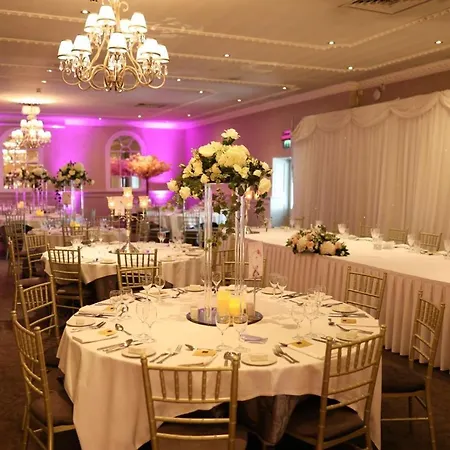 فندق County Arms