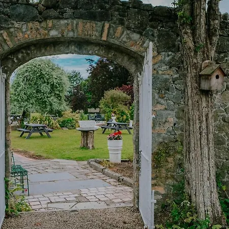County Arms Hotel 4*