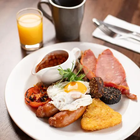 Hotel County Arms 4*