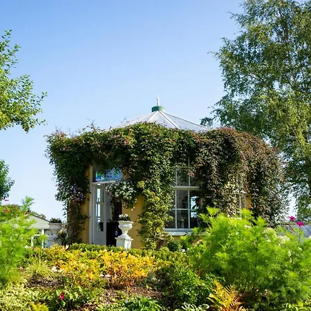 Hotel County Arms 4*