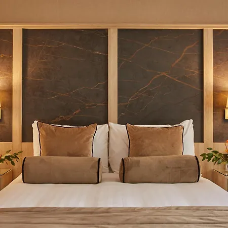 County Arms Hotel 4*