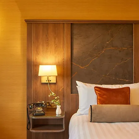 County Arms Hotel 4*