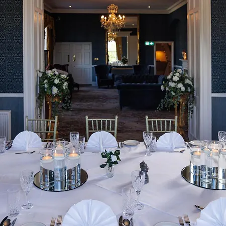 Hotel County Arms 4*
