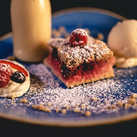 Hotel County Arms 4*