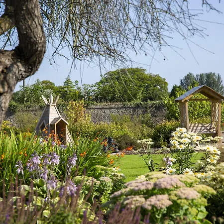 Hotel County Arms 4*