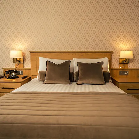 County Arms Hotel 4*