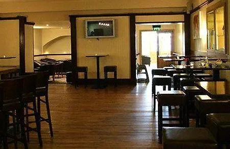 County Arms Hotel 4*