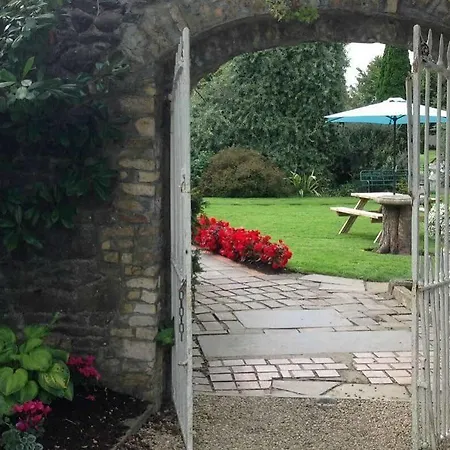 County Arms Hotel 4*