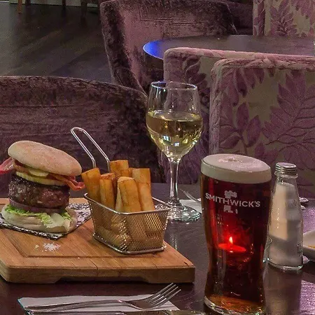 County Arms Hotel 4*