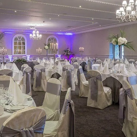 Hotel County Arms 4*