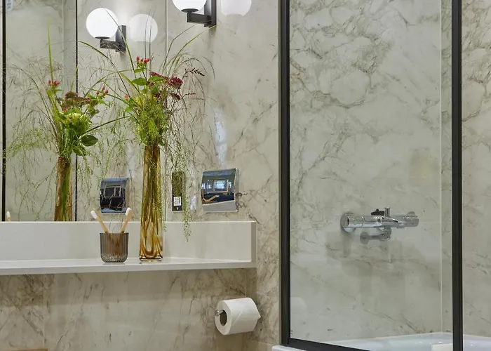 Отель County Arms