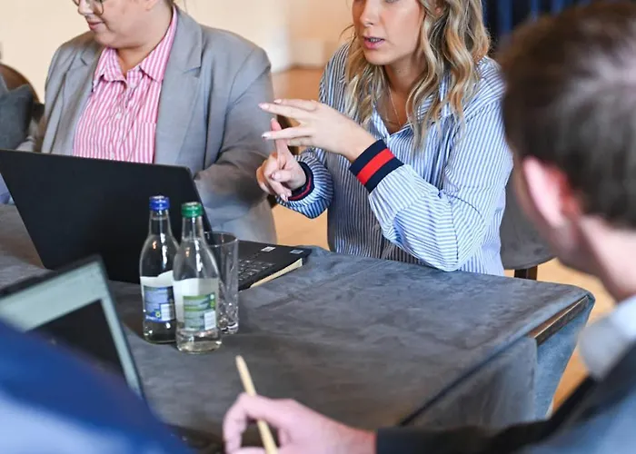 Отель County Arms Бирр