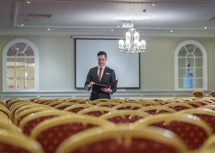 County Arms Hotell 4*