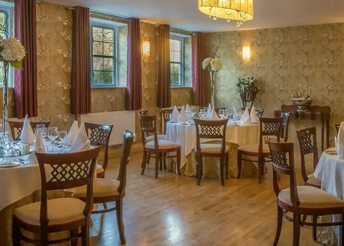 County Arms Hotel 4*